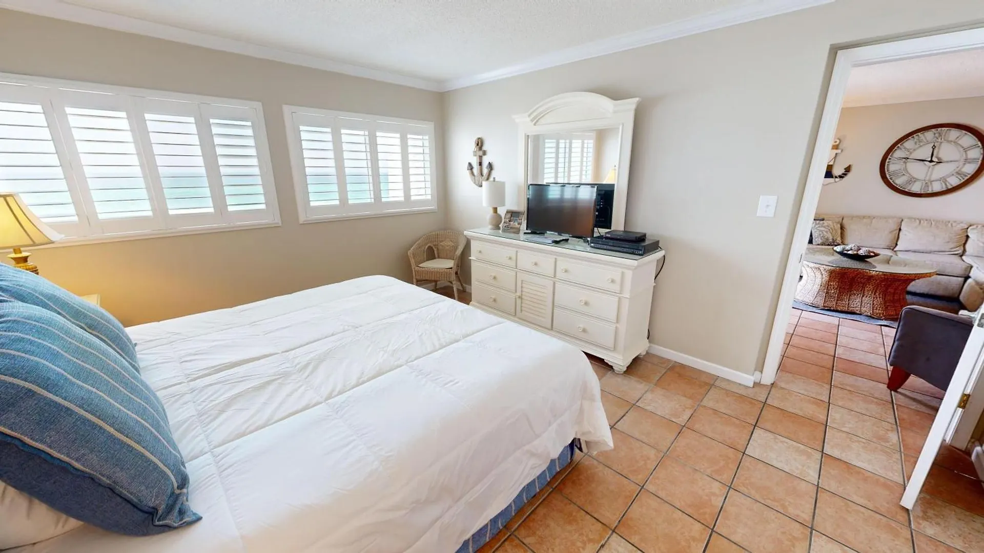 Beach House 201C- By Holiday Isle Properties Destin Apartment