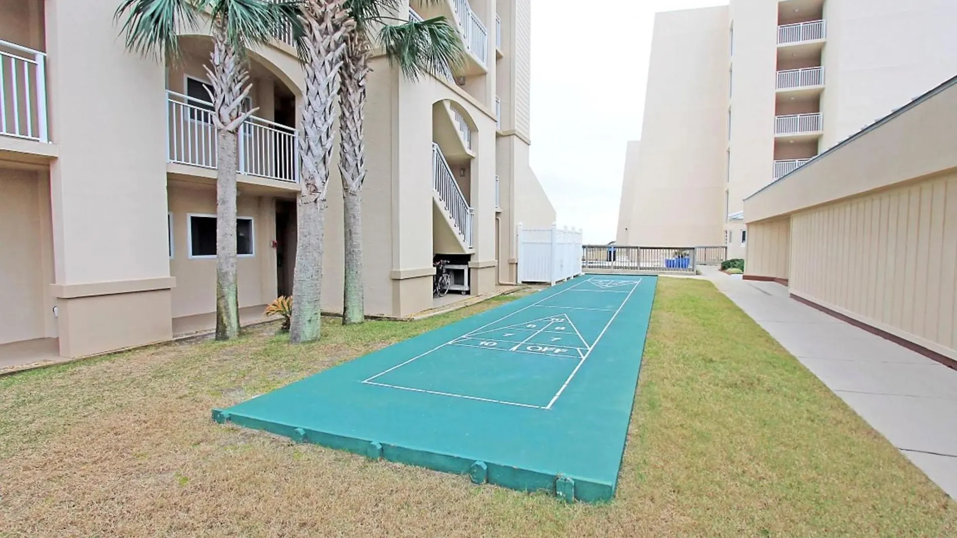 Apartment Beach House 201C- By Holiday Isle Properties Destin