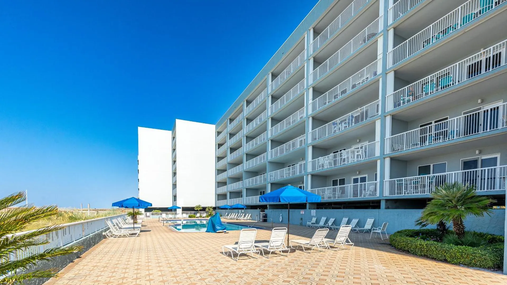 Apartment Beach House 201C- By Holiday Isle Properties Destin