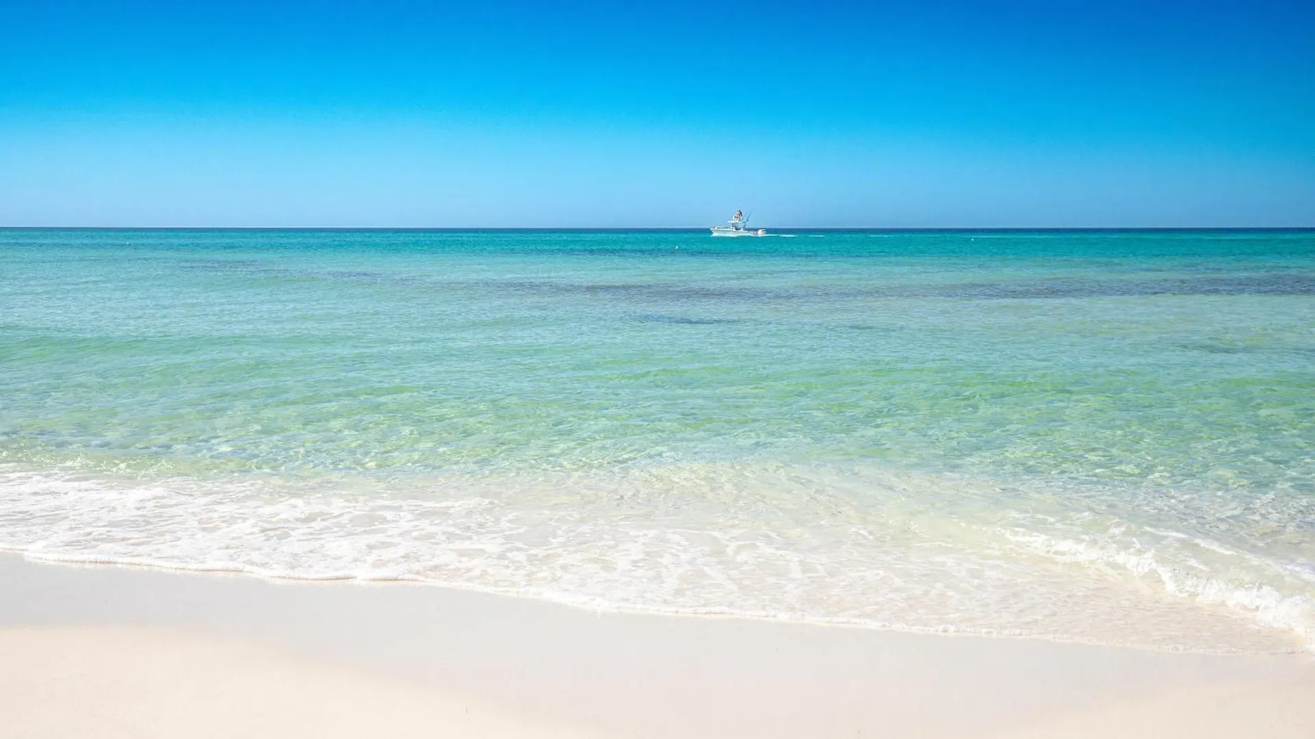 Beach House 201C- By Holiday Isle Properties Destin Apartment