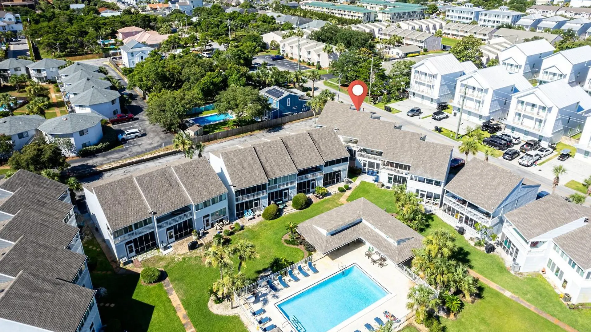 Apartment Beach House 201C- By Holiday Isle Properties Destin